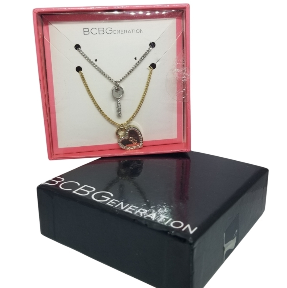 BCBGENERATION NIB HEART LOCK & KEY PENDANT GOLDTONE & SILVERTONE NECKLACE SET